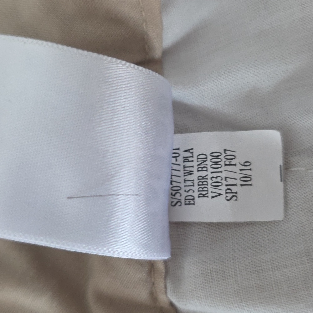 Old Navy Womens Khaki Shorts Size 16 - Picture 4 of 5